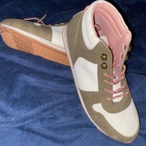 True Craft Hiking Boots